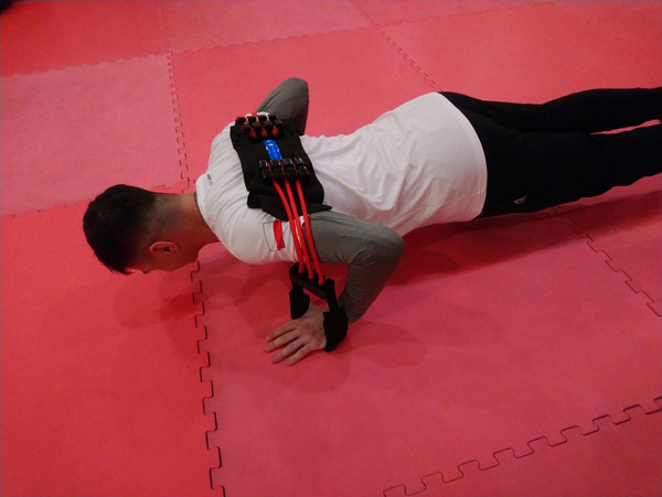 Guma do ćwiczeń klatki piersiowej, Gumy oporowe