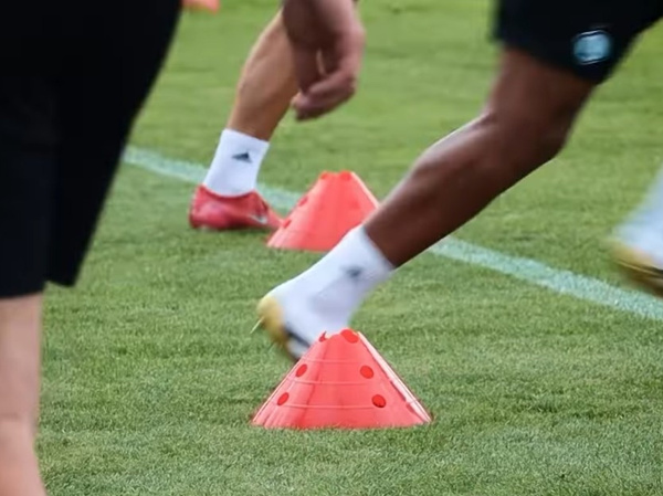 Zestaw - pachołek, chińczyk 20 sztuk